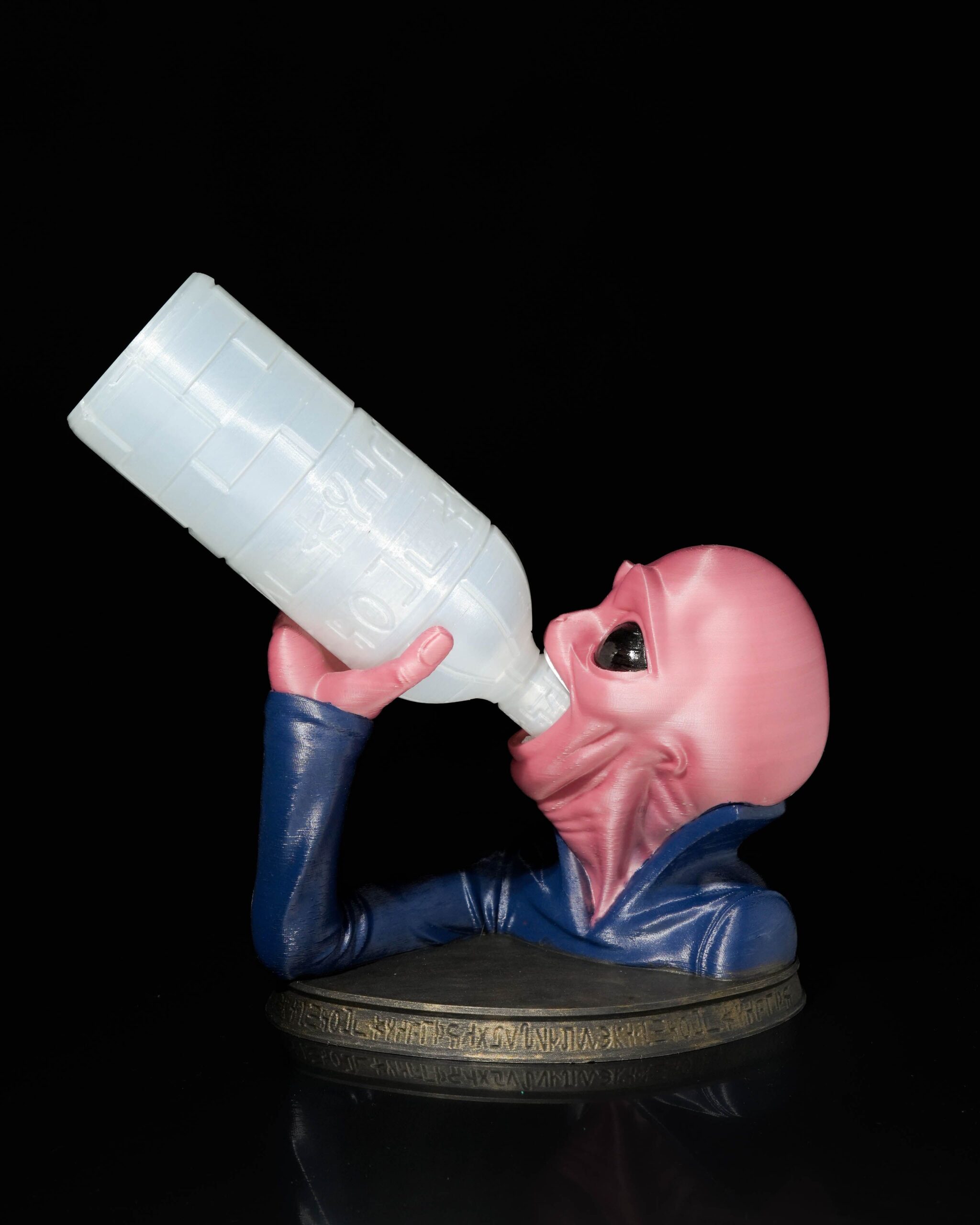Alien Wine Holder - Image 4
