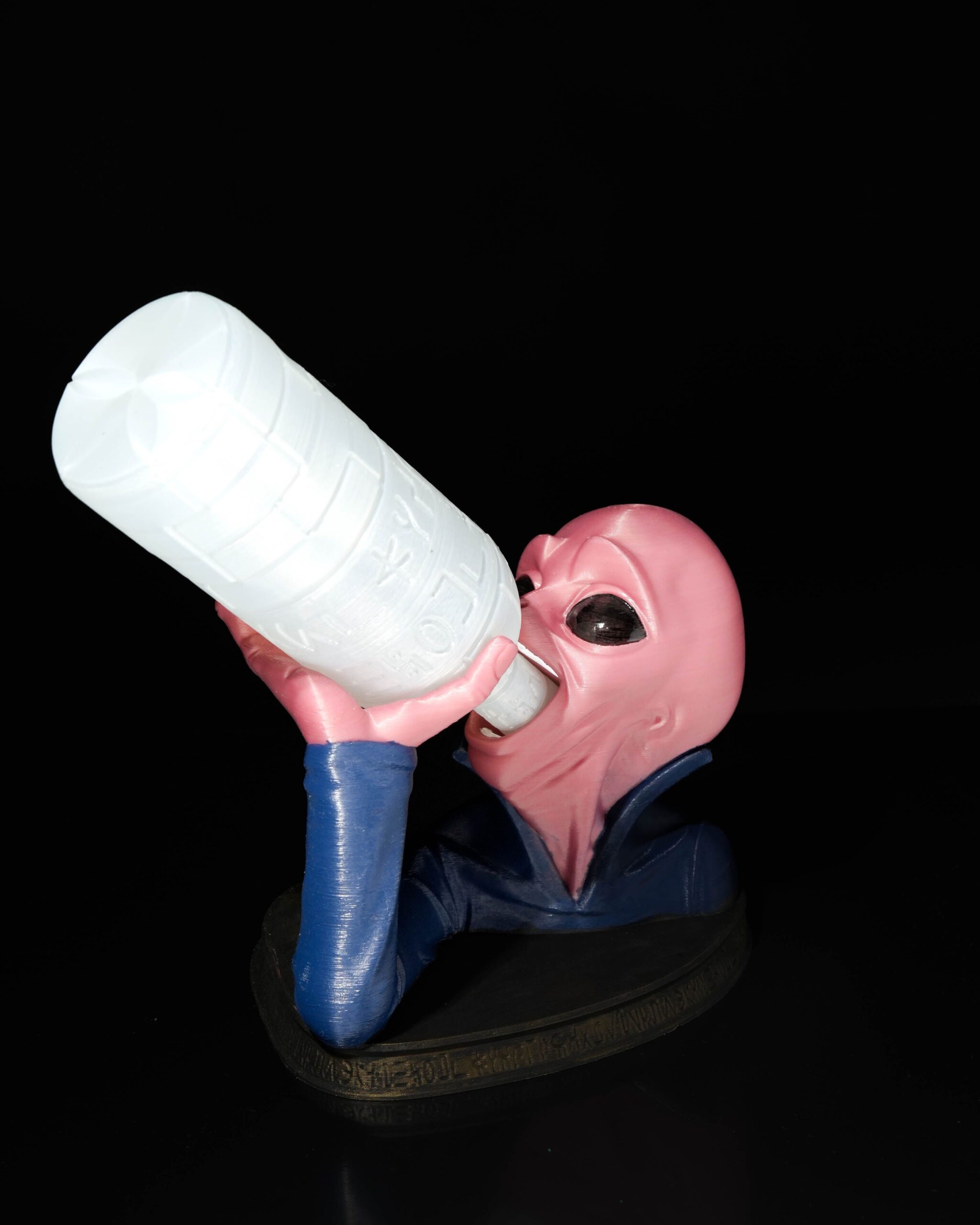 Alien Wine Holder - Image 3