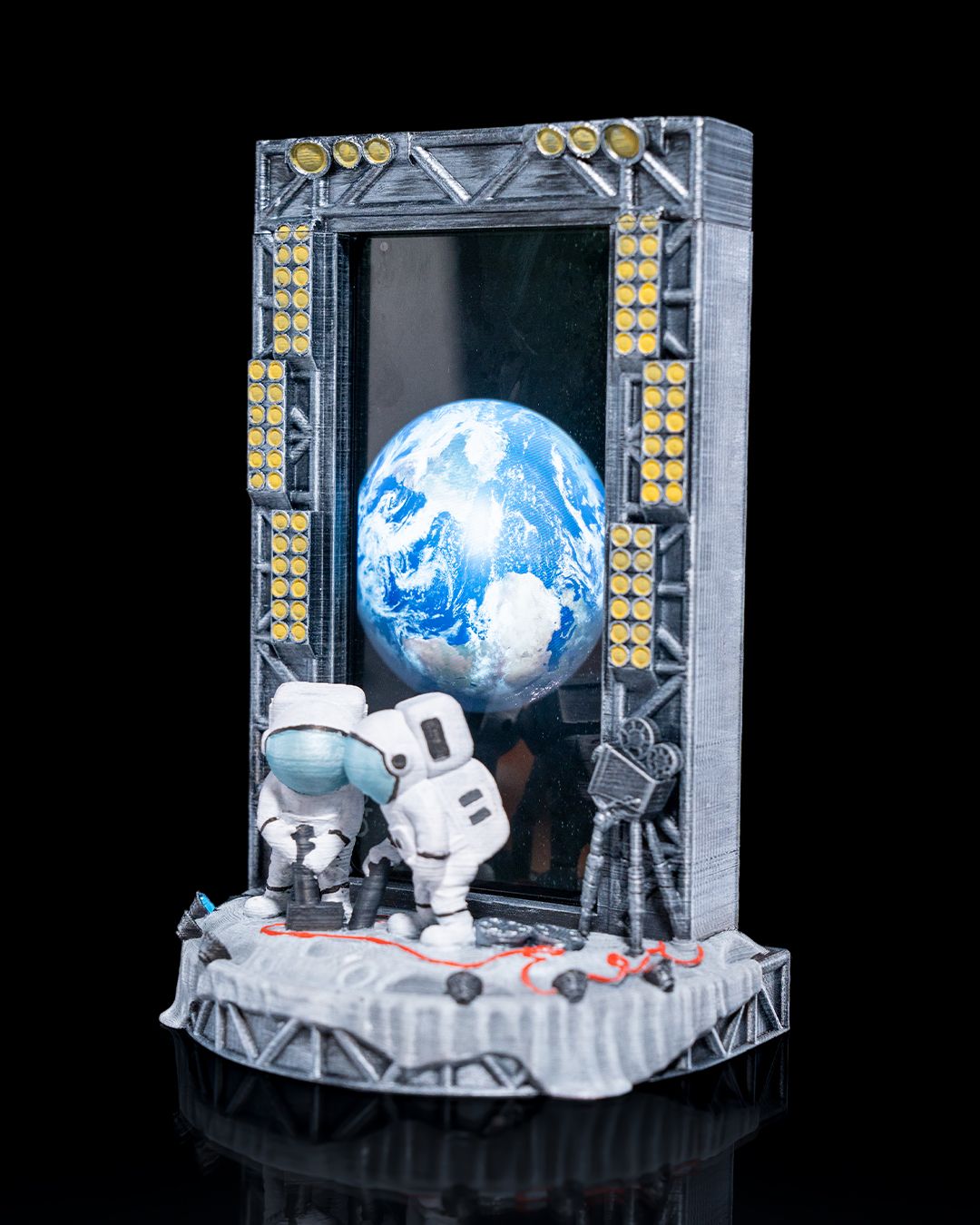 Not The Moon Phone Portal - Image 4