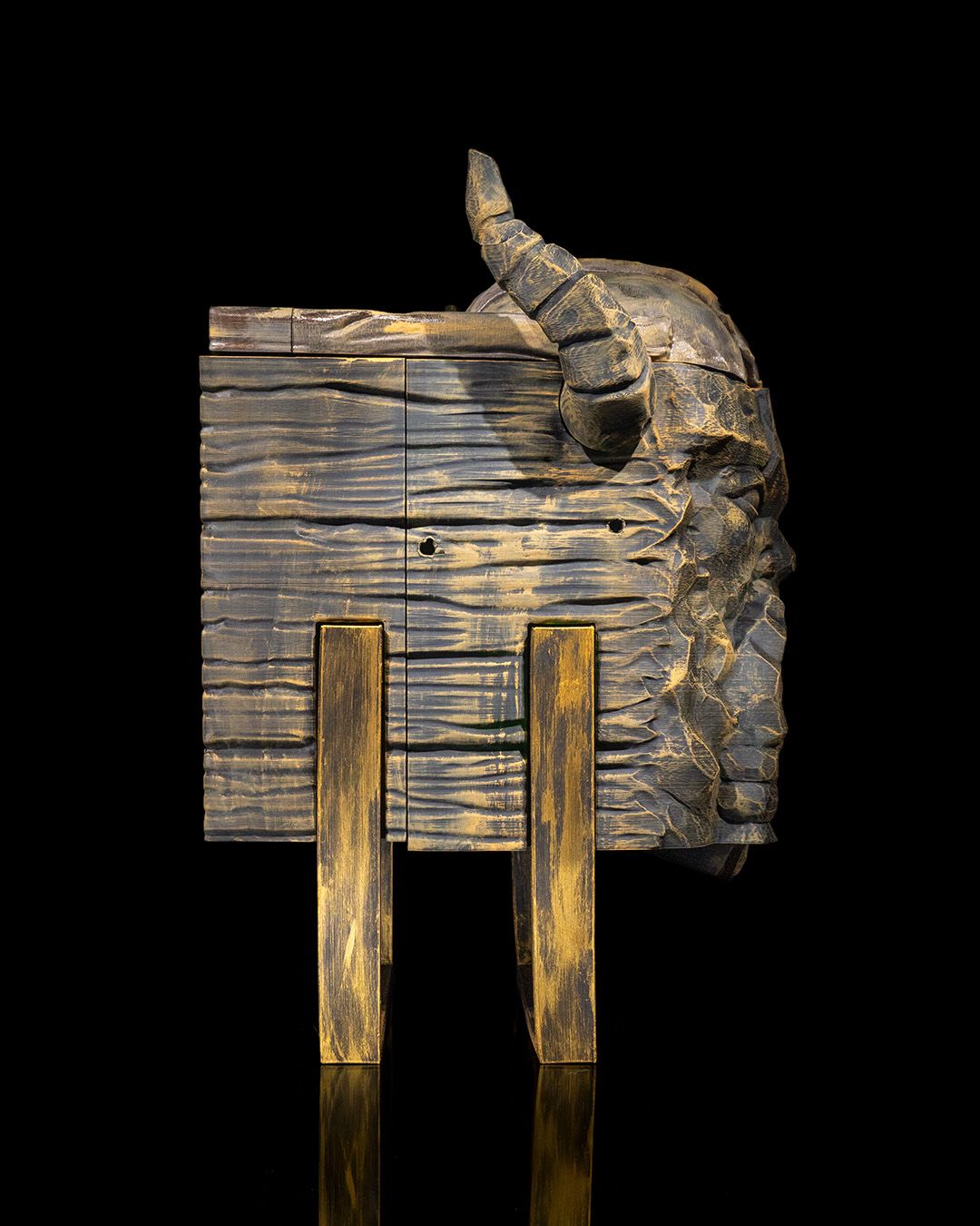 Viking Carved Wine Bag Dispenser - Image 7