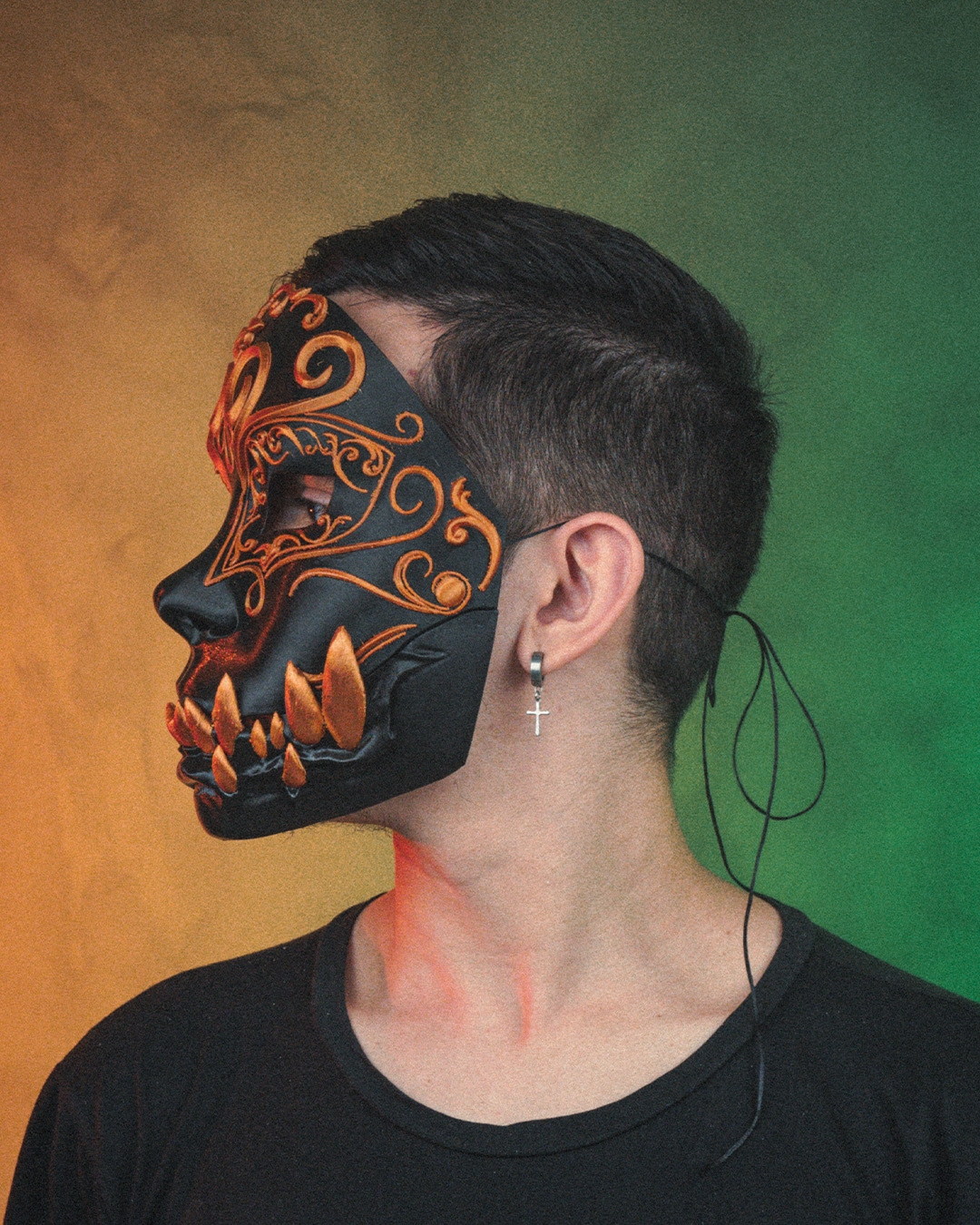 Opulent Masquerade Halloween Mask - Image 4