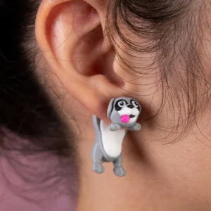 Brincos Pugged in DOG