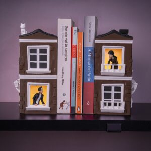 Romance in between Bookend